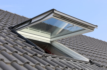 Skylight Repair vs. Replacement: Making the Right Choice